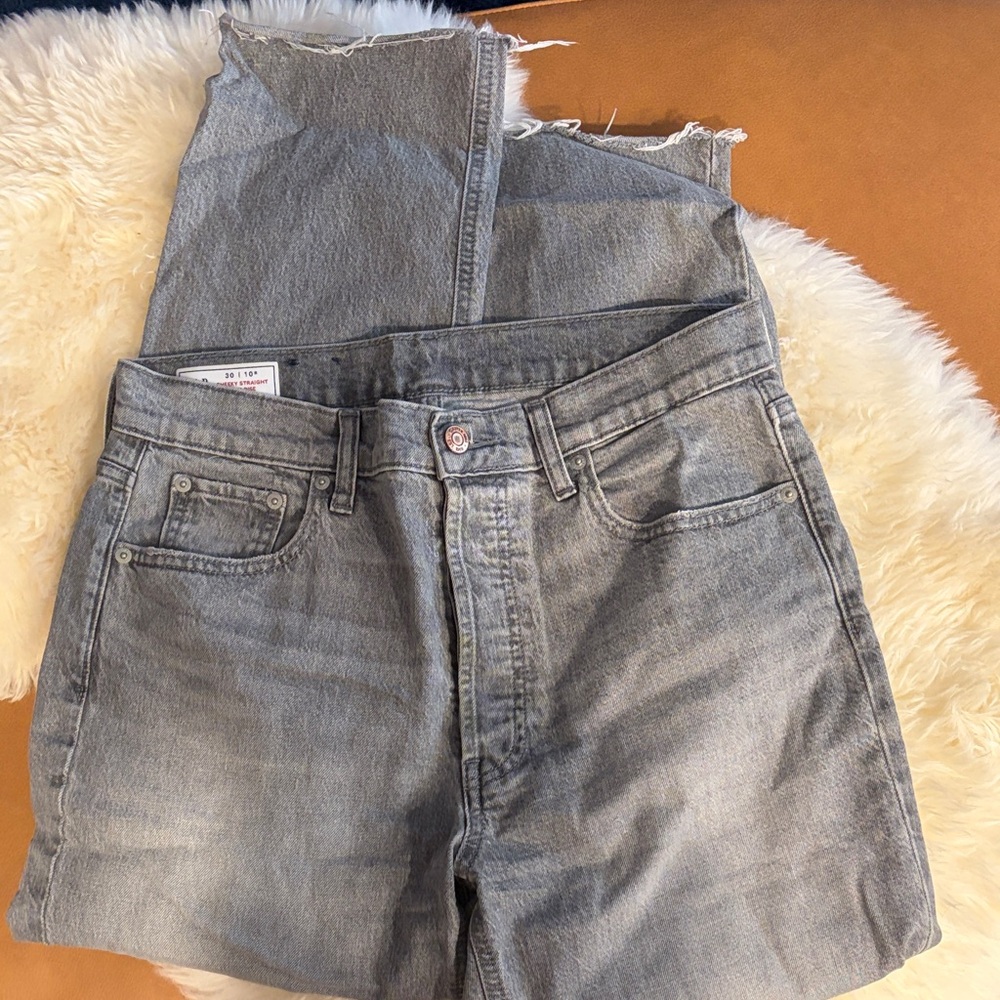 Gap High-Waist Grey Denim Jeans with Raw Hem